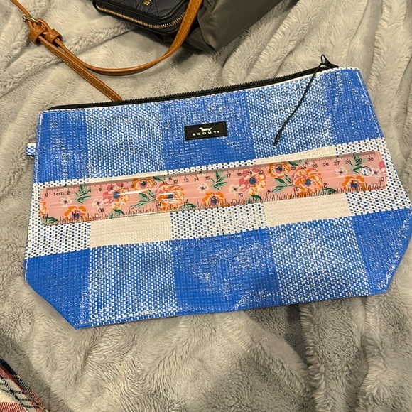 Scout Handbags - Scout pouch that has never been used!